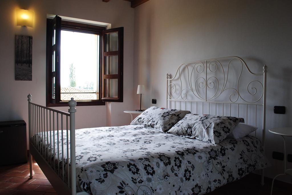 Agriturismo Cascina Mora Guest House Pavia Room photo