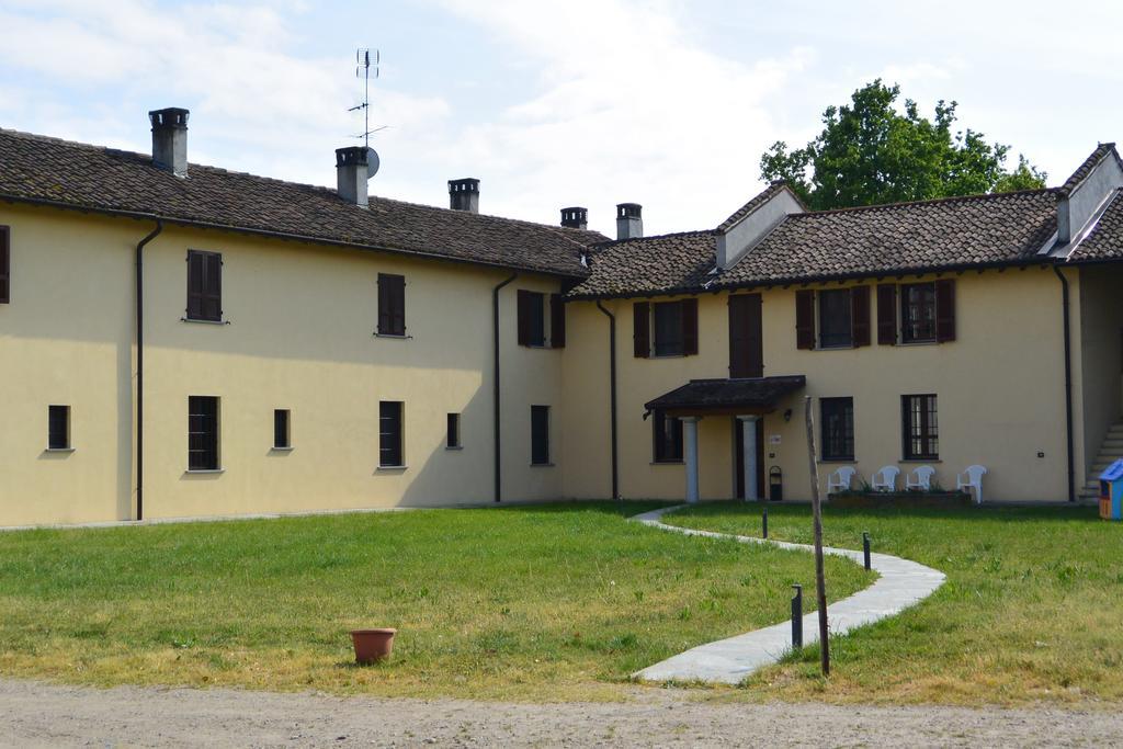 Agriturismo Cascina Mora Guest House Pavia Exterior photo