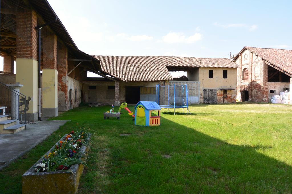 Agriturismo Cascina Mora Guest House Pavia Exterior photo